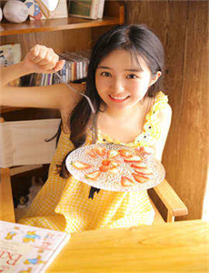 18和谐综合色区/天天向上蔡少芬夫妇